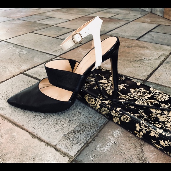 Banana Republic Shoes - 🎉HP🎉 🥂BANANA REPUBLIC 2-TONED STILETTO (sz 9)🥂